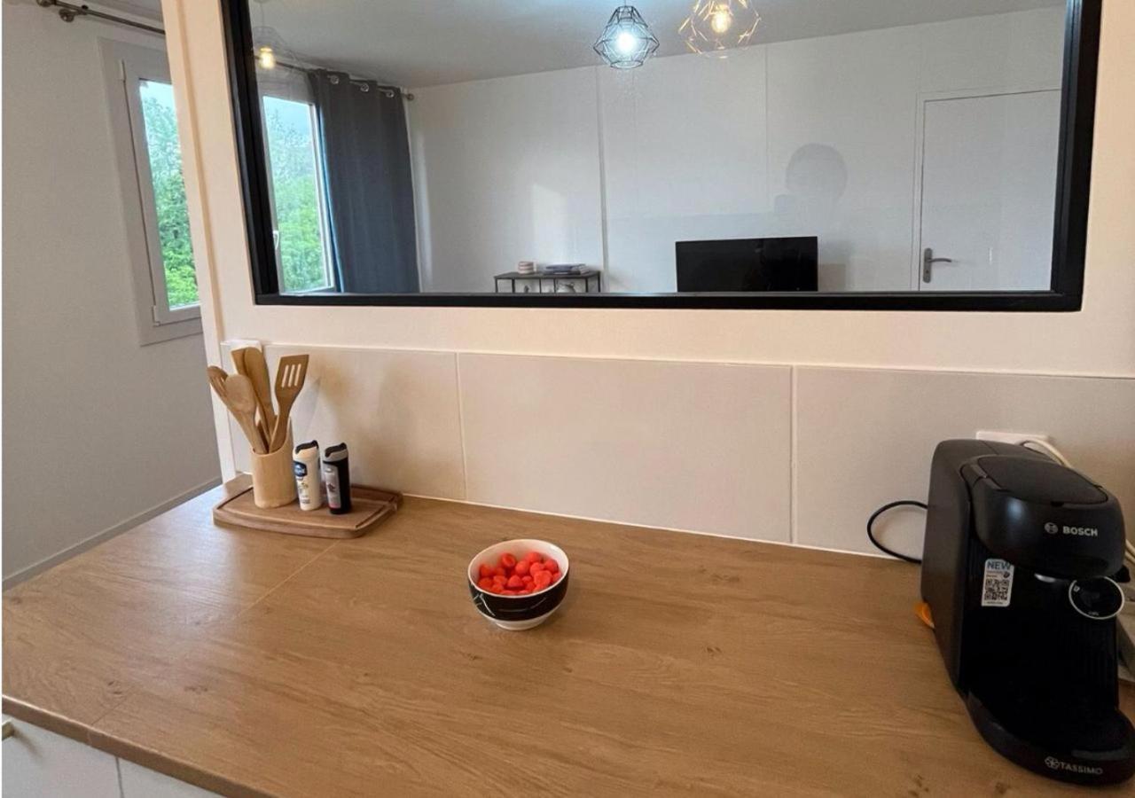 Le Montreuillois ! Parking Prive Et Metro A Proximite Apartment Exterior photo